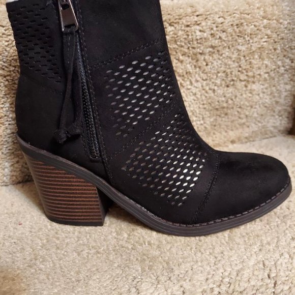 Booties - Picture 5 of 5